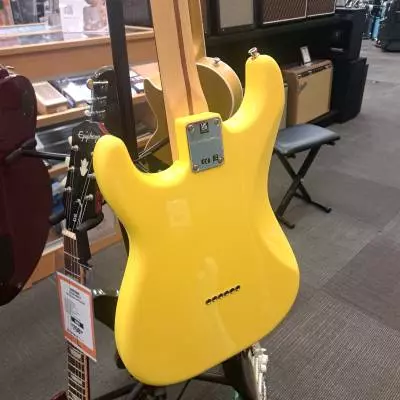 Fender Tom Delonge Strat 2
